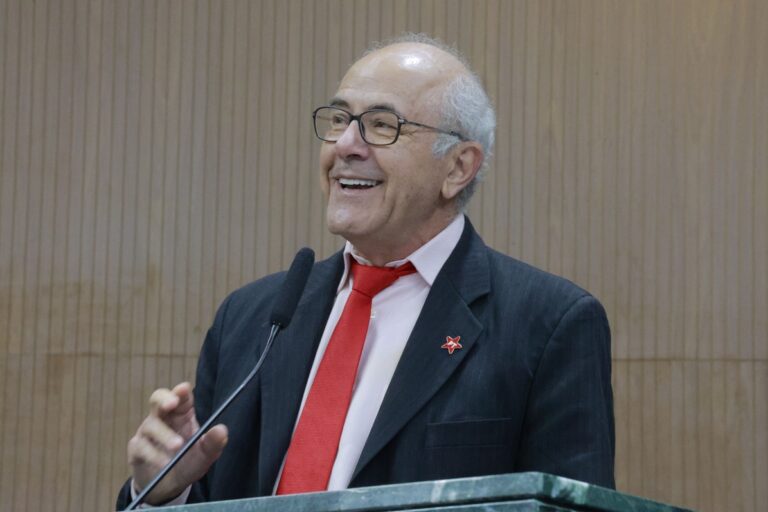 Aprovado em definitivo Projeto de autoria do deputado Mauro Rubem que cria Rede de Saúde para Caminhoneiros em Goiás
