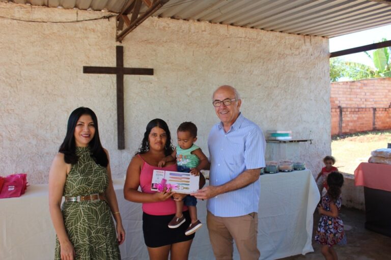 Deputado Mauro Rubem participa de homenagem ao Dia das Mães no bairro Terra do Sol, em Aparecida de Goiânia