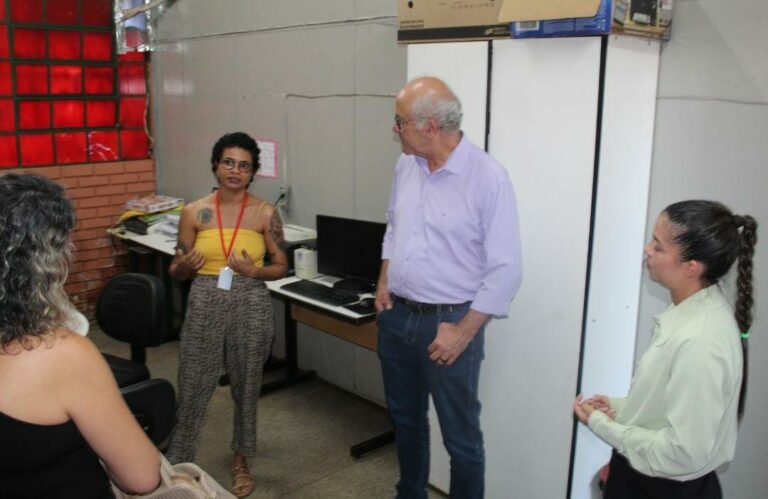 Deputado Mauro visita escolas e CMEIs e busca fortalecer políticas públicas para educação