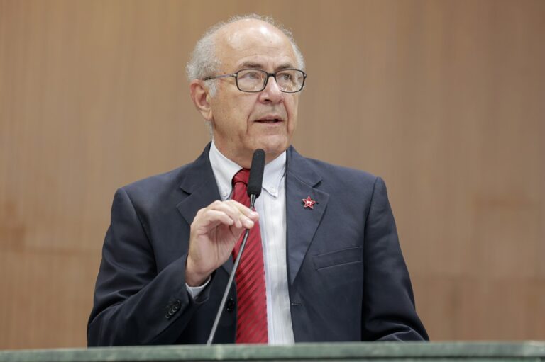 Mauro Rubem realiza audiência pública sobre OSs e crise nas maternidades de Goiânia