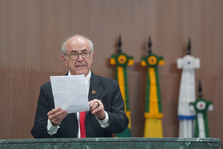 Mauro Rubem propõe novas regras para venda de suplementos alimentares em Goiás