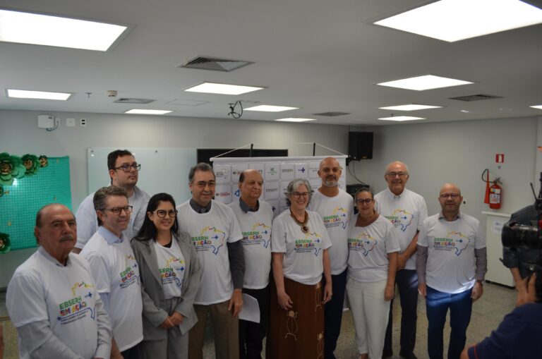 Mauro Rubem participa do “Dia E” no HC/UFG e destaca avanços na saúde pública com o governo Lula