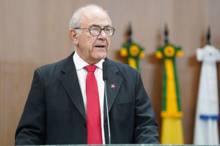 Deputado Mauro Rubem propõe política estadual de moradia para pessoas em situação de rua