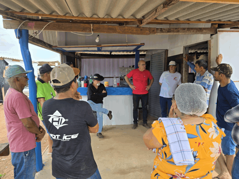 Mauro Rubem defende políticas urgentes para o campo em visita ao Acampamento Florentino Bento III, em Santa Terezinha de Goiás