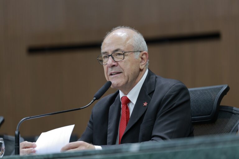 Mauro Rubem participa do Seminário Estadual de Soluções Fundiárias em Defesa do Direito à Terra e à Moradia