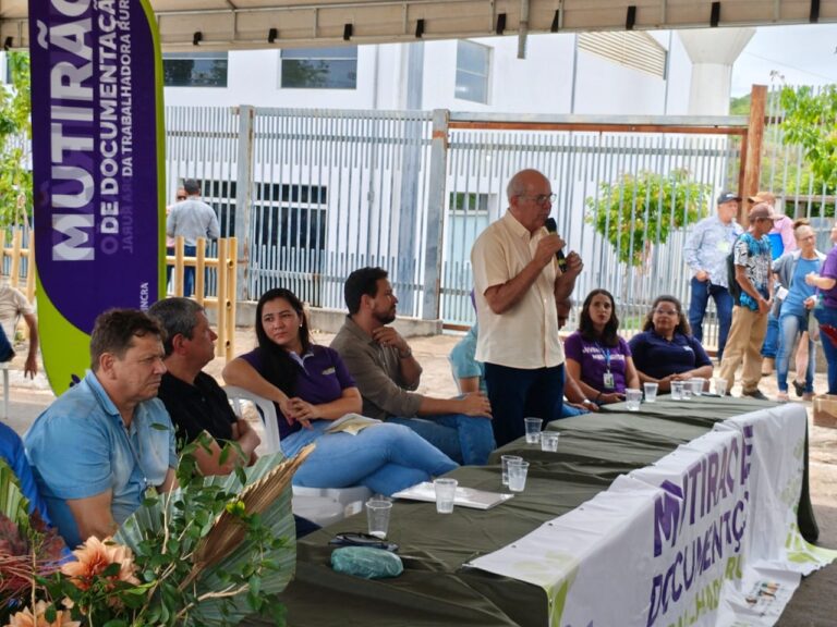 Deputado da reforma agrária, Mauro Rubem participa do Mutirão de Documentação da Trabalhadora Rural em Crixás