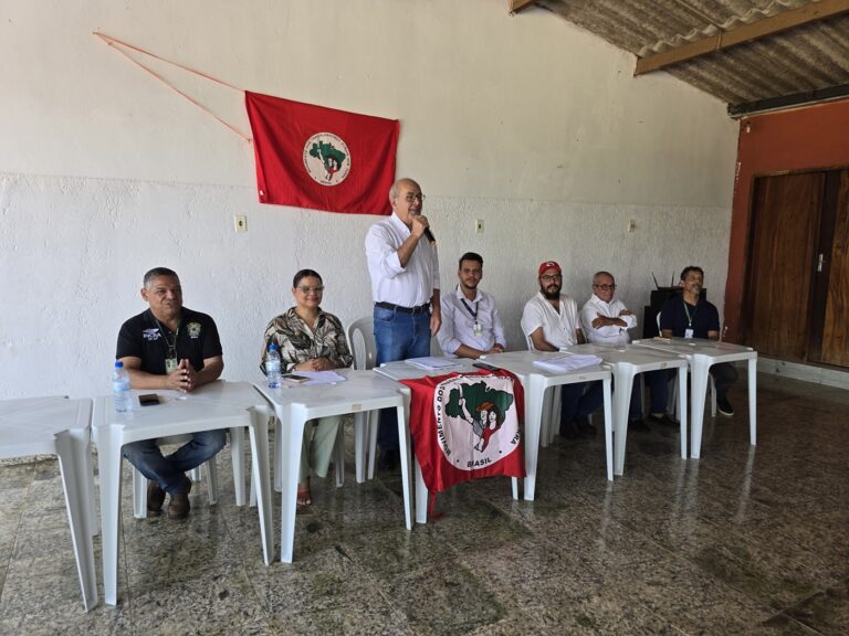 Em Vila Boa de Goiás, Mauro Rubem participa de audiência pública contra exploração de trabalhadores na CBB