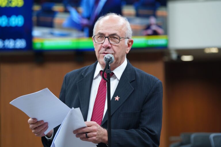 Sancionada lei do deputado Mauro Rubem que cria o Dia Estadual de Lembrança das Vítimas do Genocídio Armênio