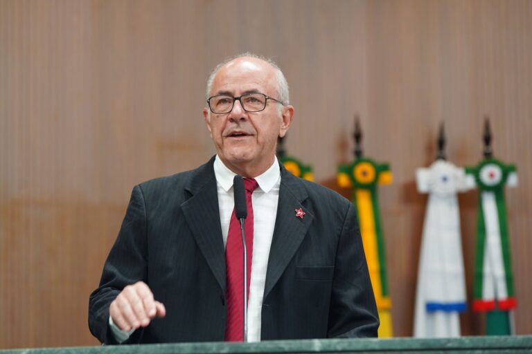 Mauro Rubem propõe políticas integradas de combate ao feminicídio e de igualdade de gênero em Goiás