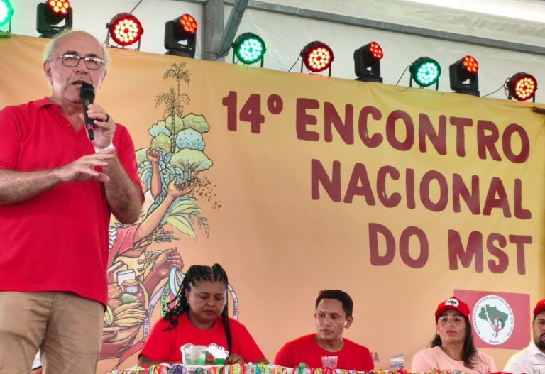 Deputado Mauro Rubem denuncia crimes do agronegócio, coronelismo da família Caiado e reafirma a luta pela terra no 14º Encontro Nacional do MST